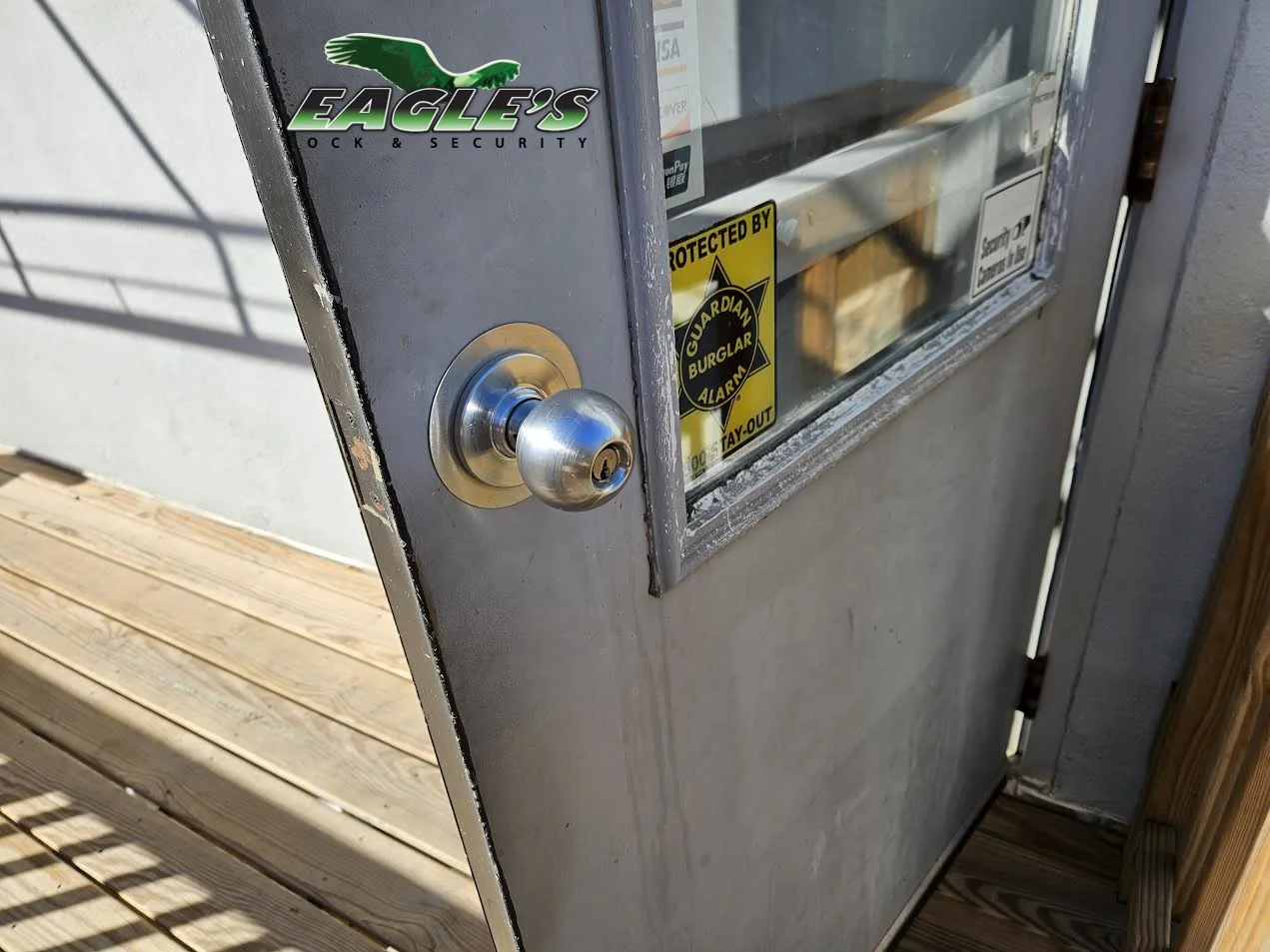 How to Select an Emergency Locksmith Service Nearby?