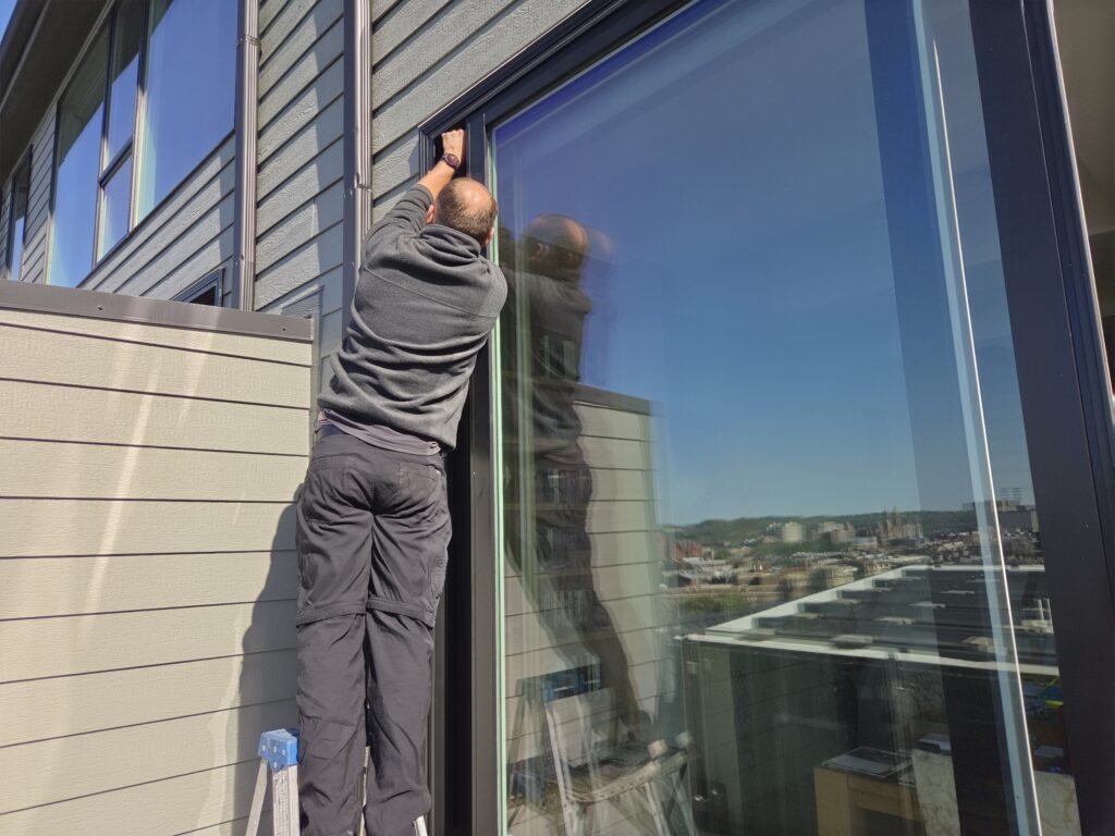 Professional sliding glass door roller replacement service in Hamilton, OH 45011