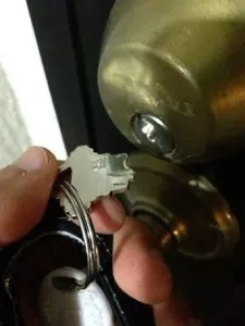 We can take the broken key out of the cylinder lock